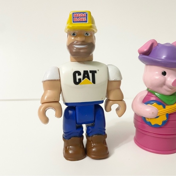 Mega Bloks Lot of 4 Construction Worker Piglet Cinderella Toys Figures - Picture 5 of 16